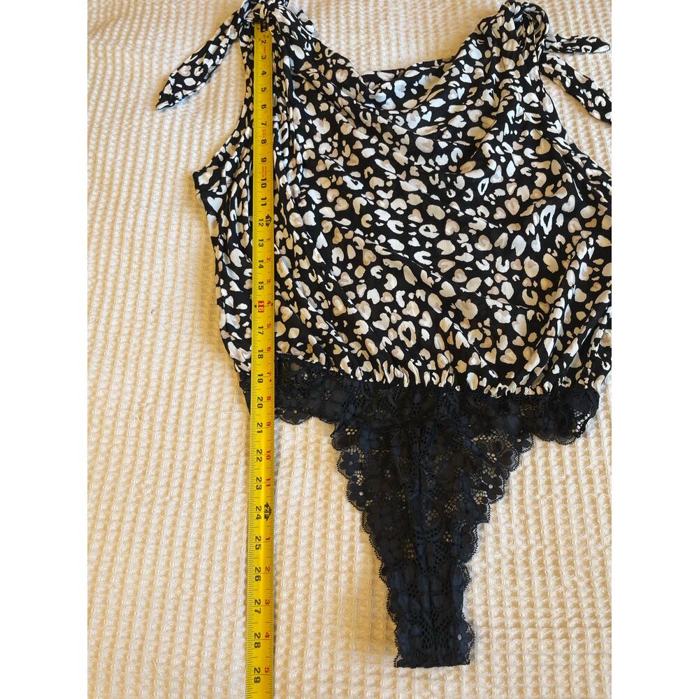 Free People Bare It All Bodysuit Black & White Combo Draped Back V Neck Medium - Picture 9 of 15